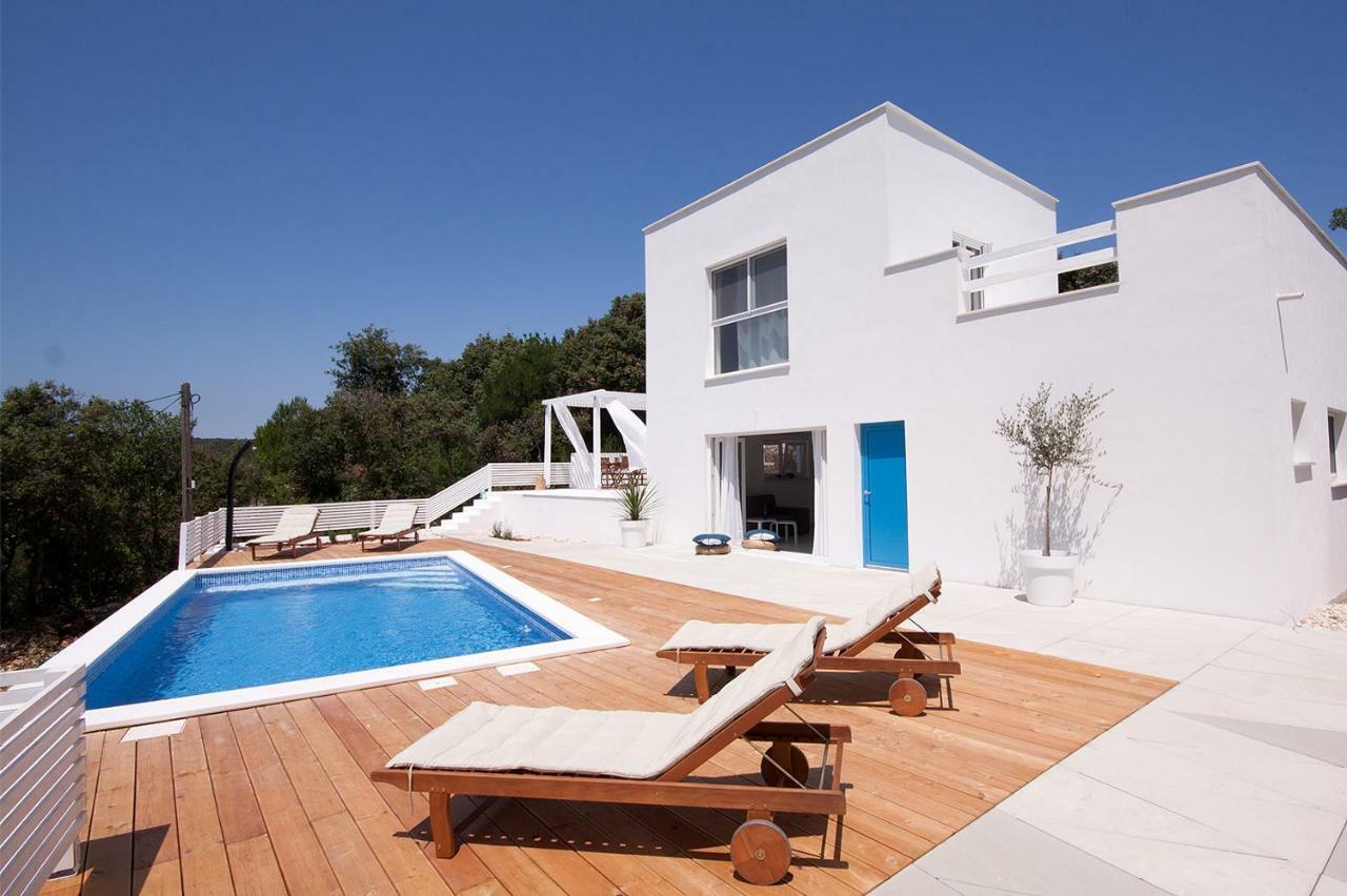 Artemis Villa